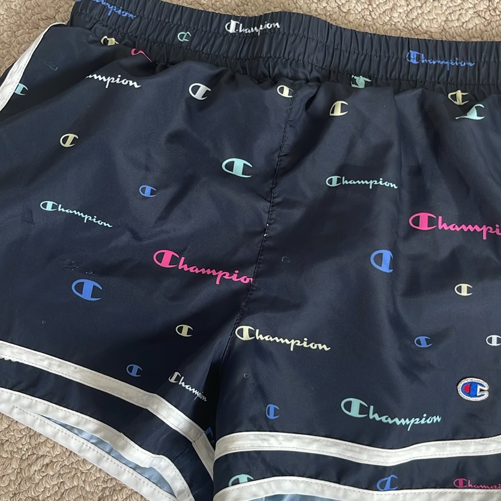 Shorts - Picture 4 of 5